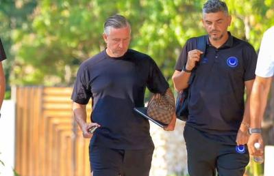 „Decizie fără precedent” » Echipa lui Laurențiu Reghecampf fuge din calea războiului și se mută în alt campionat