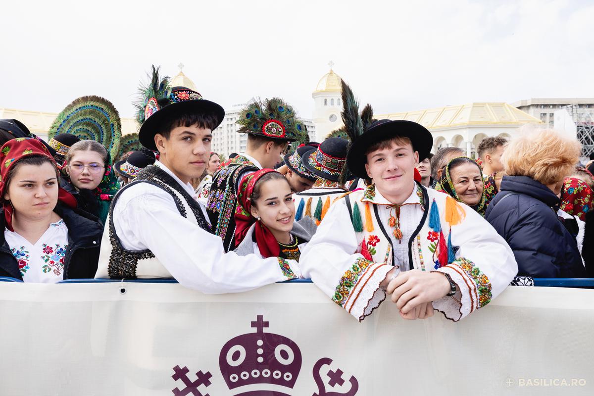 POZE generale sfințirea Catedralei României