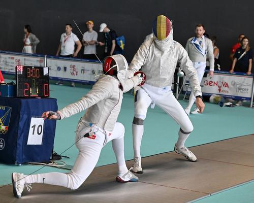Răzvan Ursachi (dreapta) a cucerit argintul la turneul saltelit FIE de la Sofia Foto: European Fencing Confederation