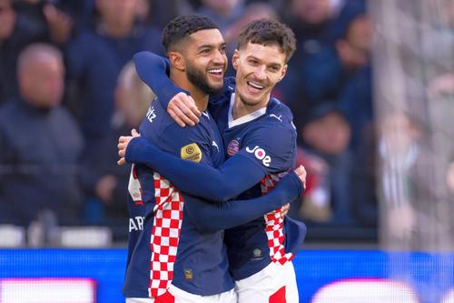 Dennis Man, criticat în Olanda după meciul cu Feyenoord // foto: Imago