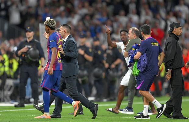 Urmările scandalului din Real - Barcelona: un jucător eliminat, alți 6 cu cartonaș galben!