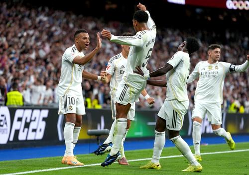 Real Madrid - Barcelona 2-1 » „Galacticii” se impun în „El Clasico” după un an și jumătate și se distanțează în fruntea clasamentului // FOTO: Getty Images