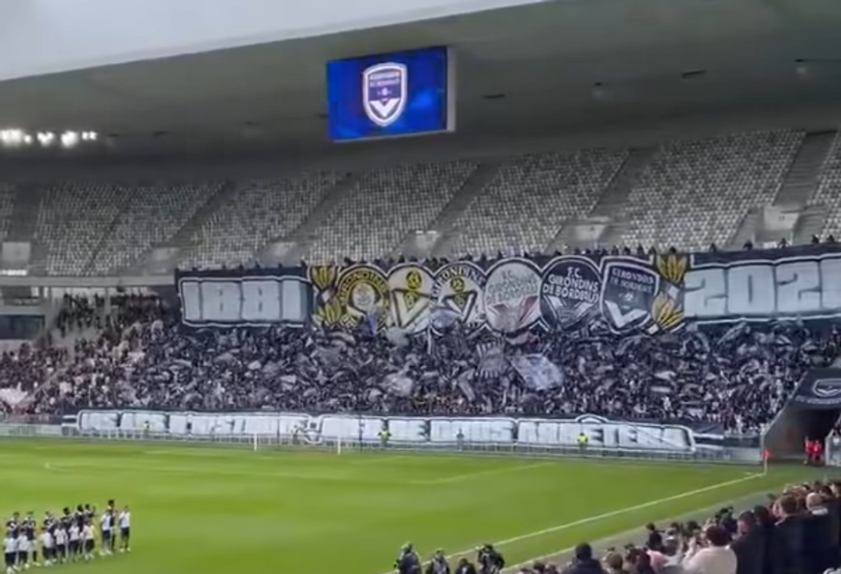 11.000 de fani au fost prezenți la meciul din liga a șasea