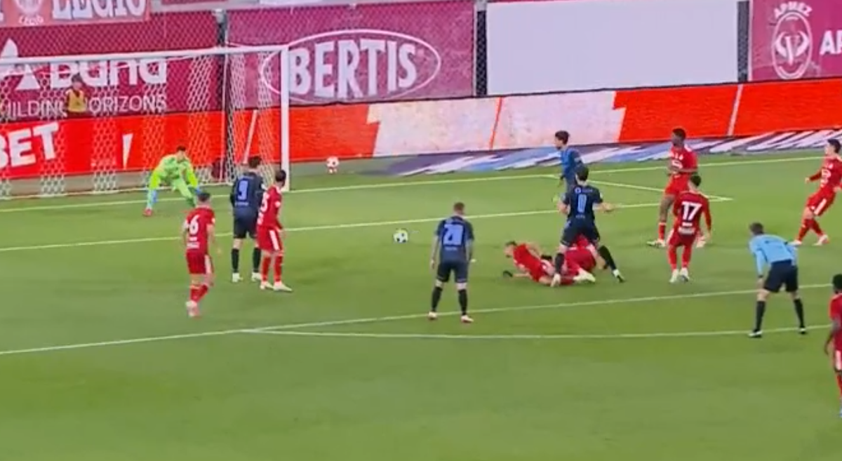 Penalty controversat în Sepsi - Universitatea Craiova