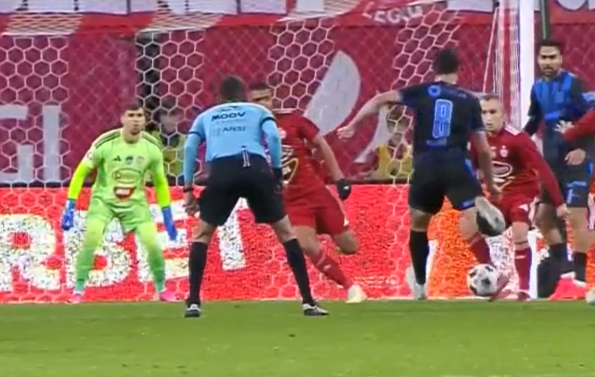 Penalty controversat în Sepsi - Universitatea Craiova