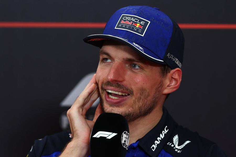 Max Verstappen, pilotul Red Bull/ Foto: Getty Max Verstappen a identificat două probleme la Red Bull: „Poate ar trebui să comunicăm prin semne!”