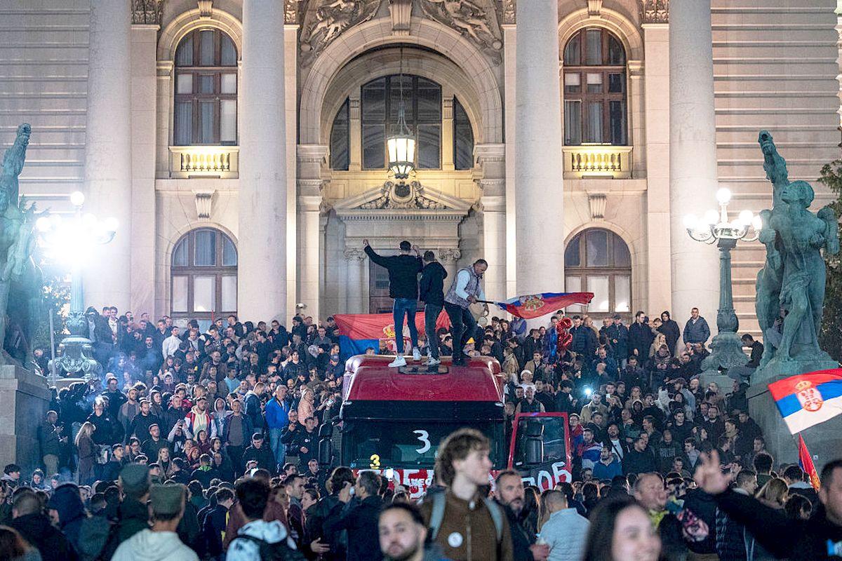 Schimbare istorică în Serbia: Lista Studenților, cu legendarul Dejan Bodiroga în componență, a câștigat alegerile parlamentare!