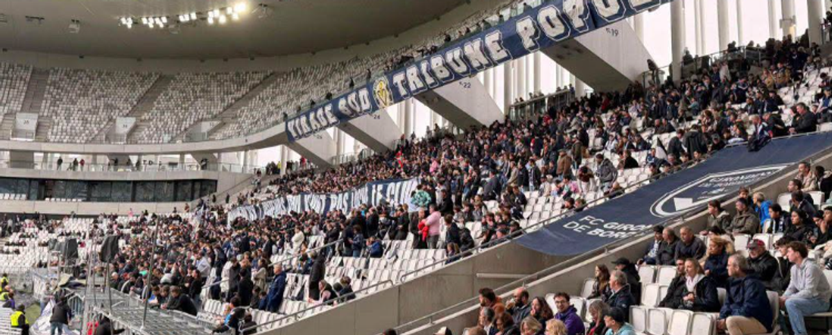 11.000 de fani au fost prezenți la meciul din liga a șasea