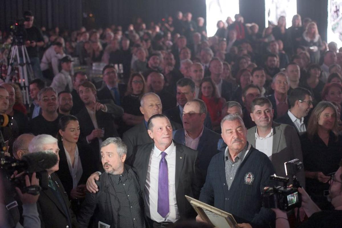 FOTO Ivan Patzaichin, petrecere-surpriză în club, cu 500 de prieteni