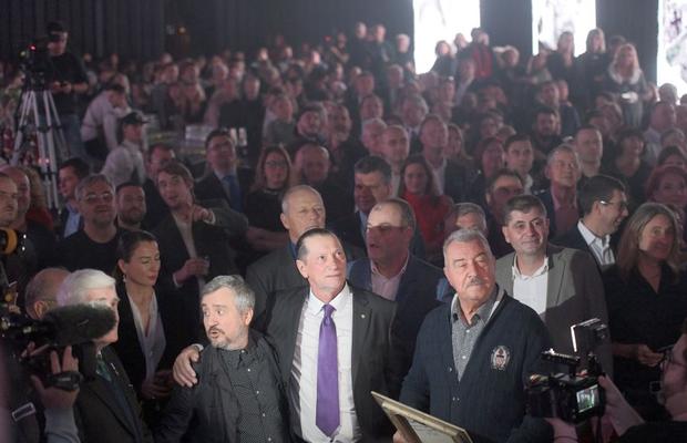 FOTO Ivan Patzaichin, petrecere-surpriză în club, cu 500 de prieteni