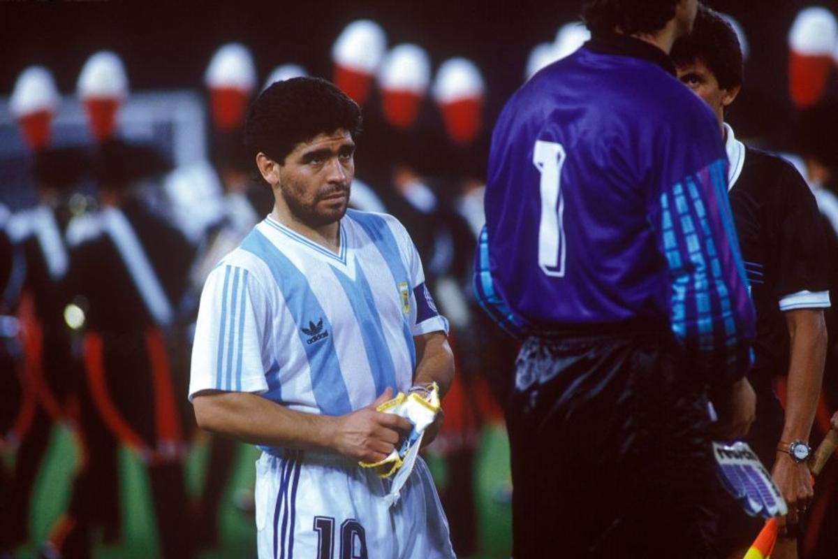 Maradona ar putea fi înmormântat azi! Fanii ar mai avea timp să-și ia adio doar până la ora locală 16:00