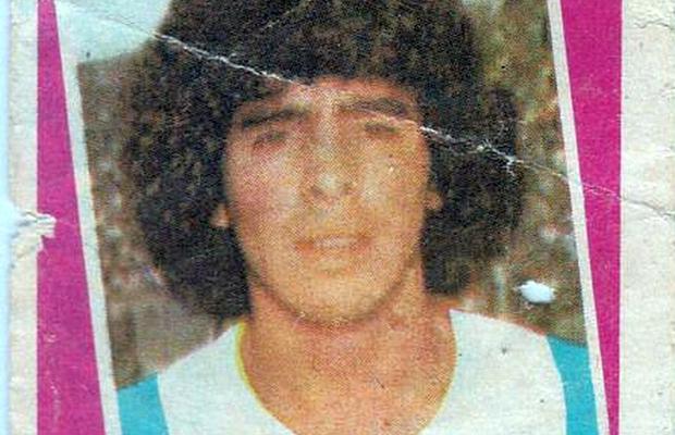 VIDEO Amintiri din anii '90: „Strângeam surprizele cu Maradona și fotbaliști, ieșeam cu părinții pe stradă când juca naționala”