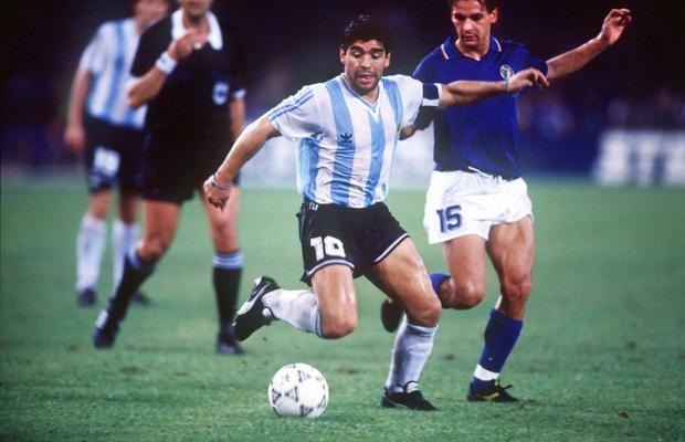 Diego Maradona, elogiat de Roberto Baggio: „A pictat un fotbal de mare clasă. Ca Gioconda lui Da Vinci” + Federația din Argentina schimbă numele primei ligi!