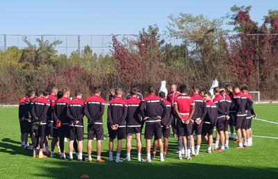 Scandal la antrenamentul lui Dinamo! Fostul medic al echipei a fost alungat după ce venise să îi acorde asistență lui Ehmann + reacția oficială a clubului