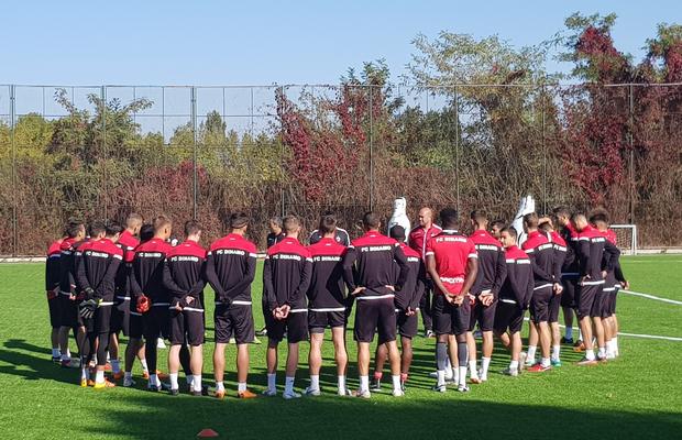 Scandal la antrenamentul lui Dinamo! Fostul medic al echipei a fost alungat după ce venise să îi acorde asistență lui Ehmann + reacția oficială a clubului