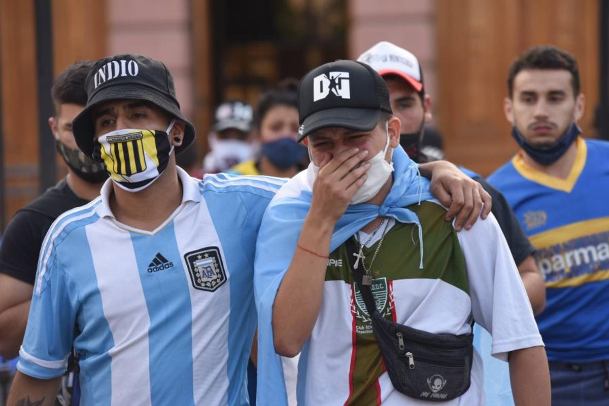 VIDEO. Diego Maradona va fi înmormântat în această seară: „A fost dorința familiei lui”