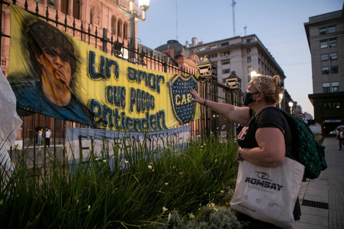 A murit Diego Maradona. 40 de imagini zguduitoare din lume