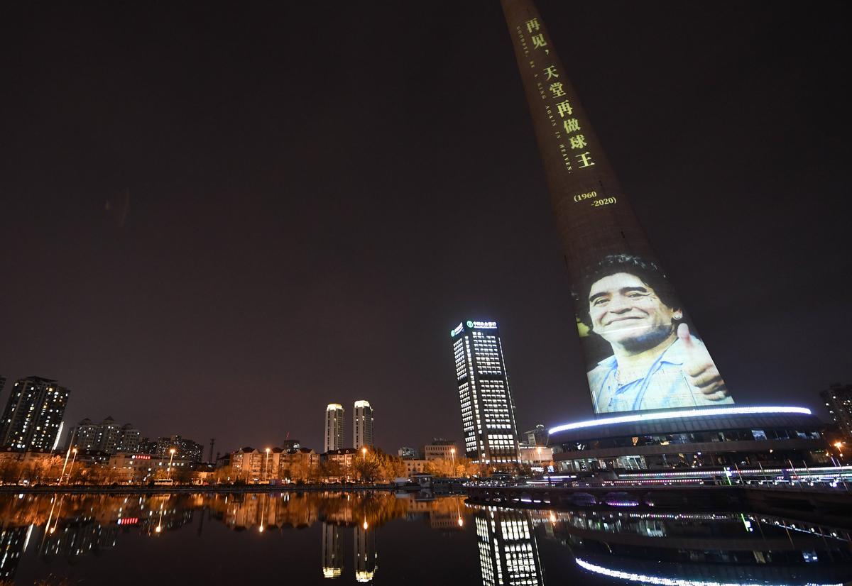 A murit Diego Maradona. 40 de imagini zguduitoare din lume