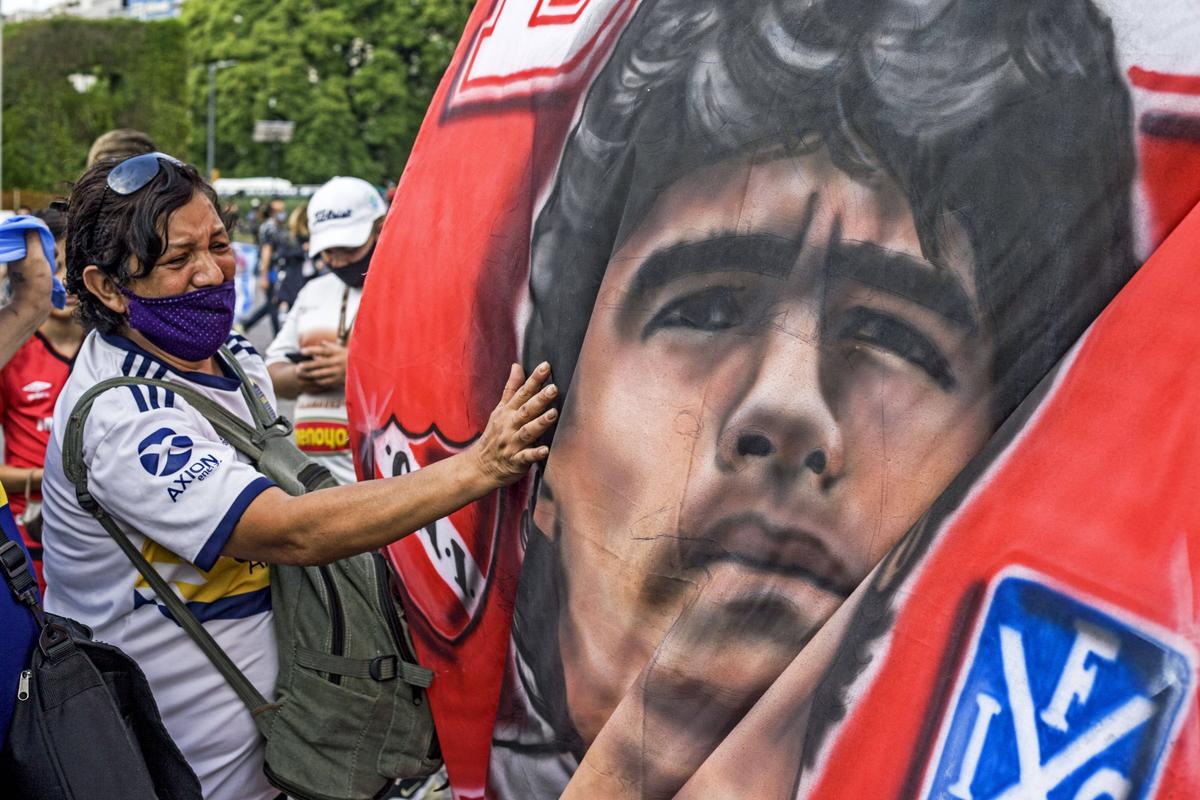 A murit Diego Maradona. 40 de imagini zguduitoare din lume