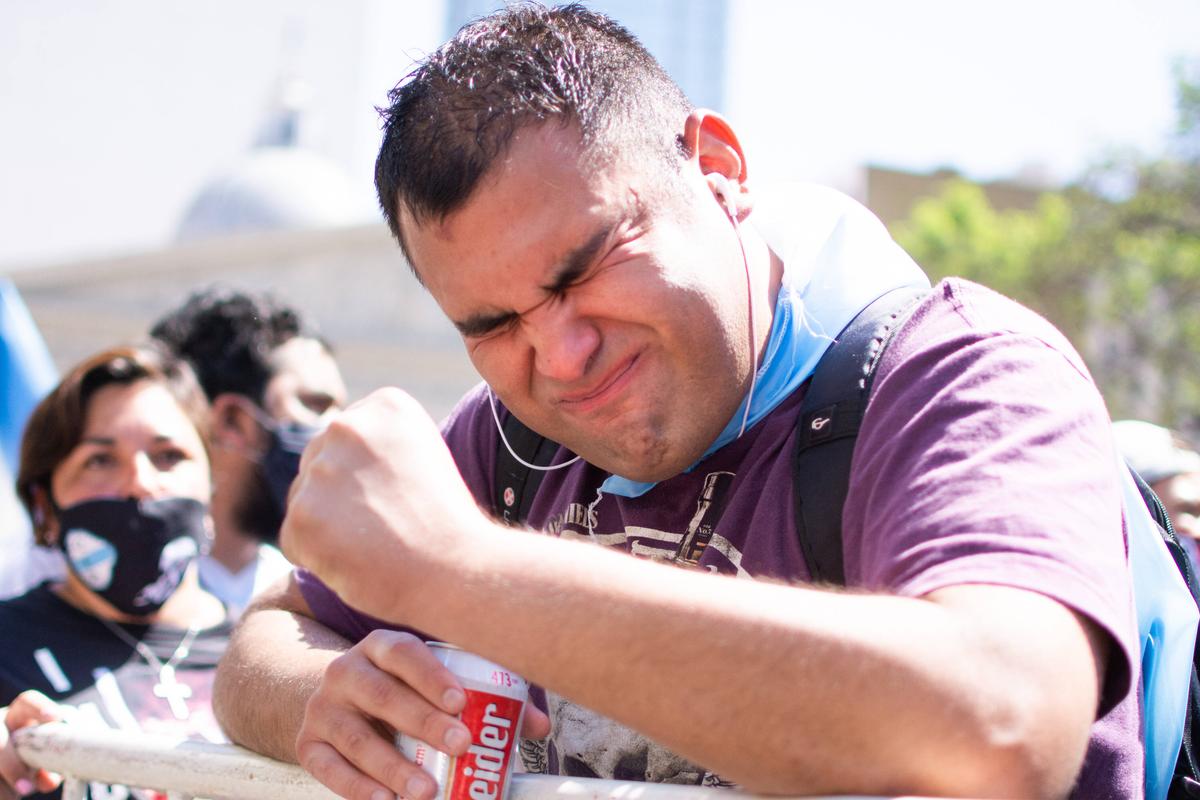 A murit Diego Maradona. 40 de imagini zguduitoare din lume