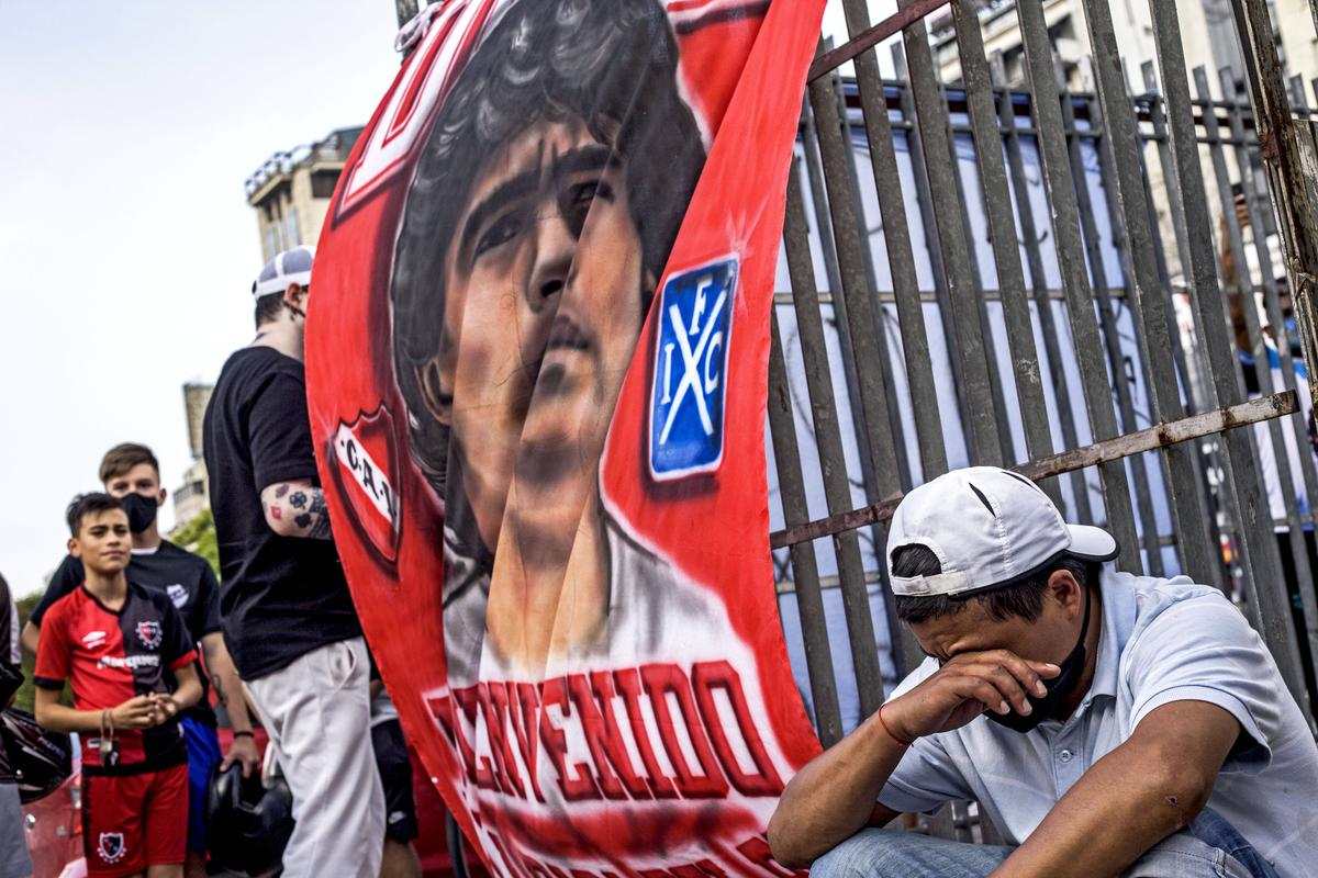 A murit Diego Maradona. 40 de imagini zguduitoare din lume