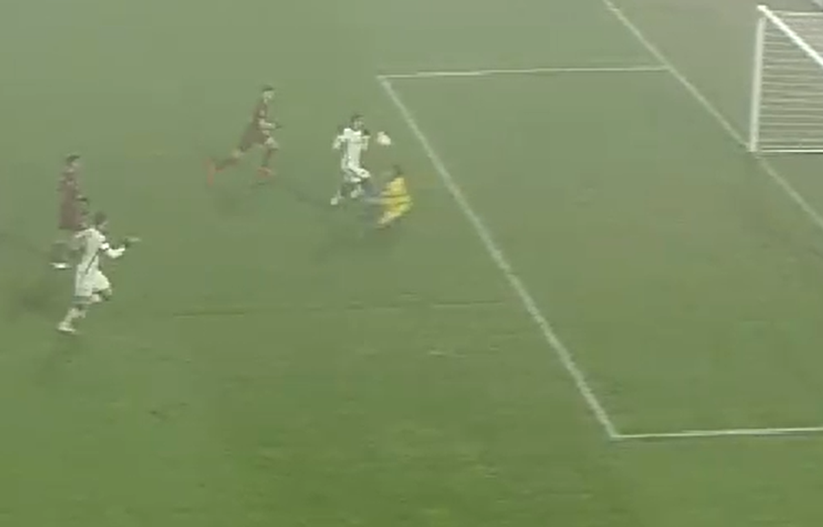 FOTO. Penalty controversat în CFR Cluj - AS Roma: „Total aiurea! Nici vorbă de așa ceva”