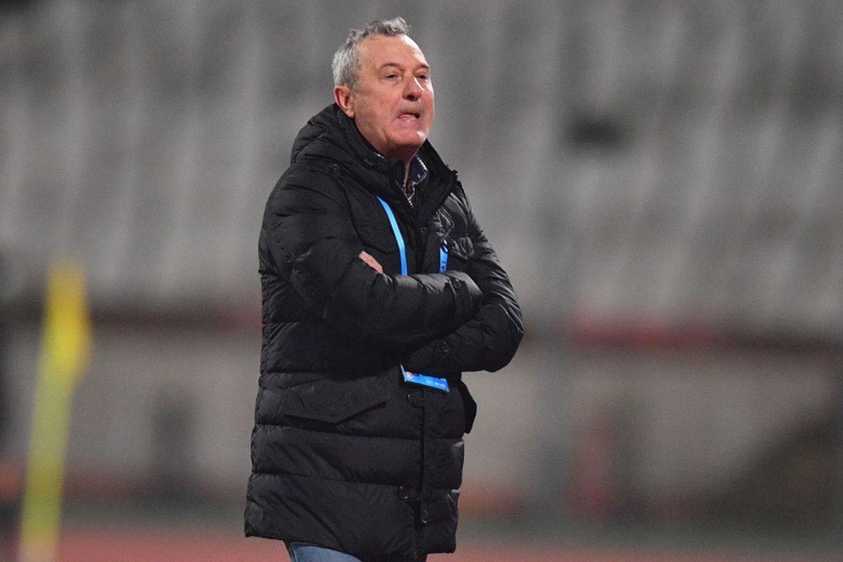 „Adversarii noștri dau gol la singurul șut pe poartă!” » Ce meciuri a văzut Rednic?! Cifrele reale sunt dure