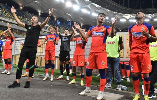 Mihai Stoica (56 de ani), managerul general al celor de la FCSB, spune că Toni Petrea (46 de ani) a fost favoritul fotbaliștilor pentru postul de antrenor, după plecarea lui Edi Iordănescu (43 de ani).