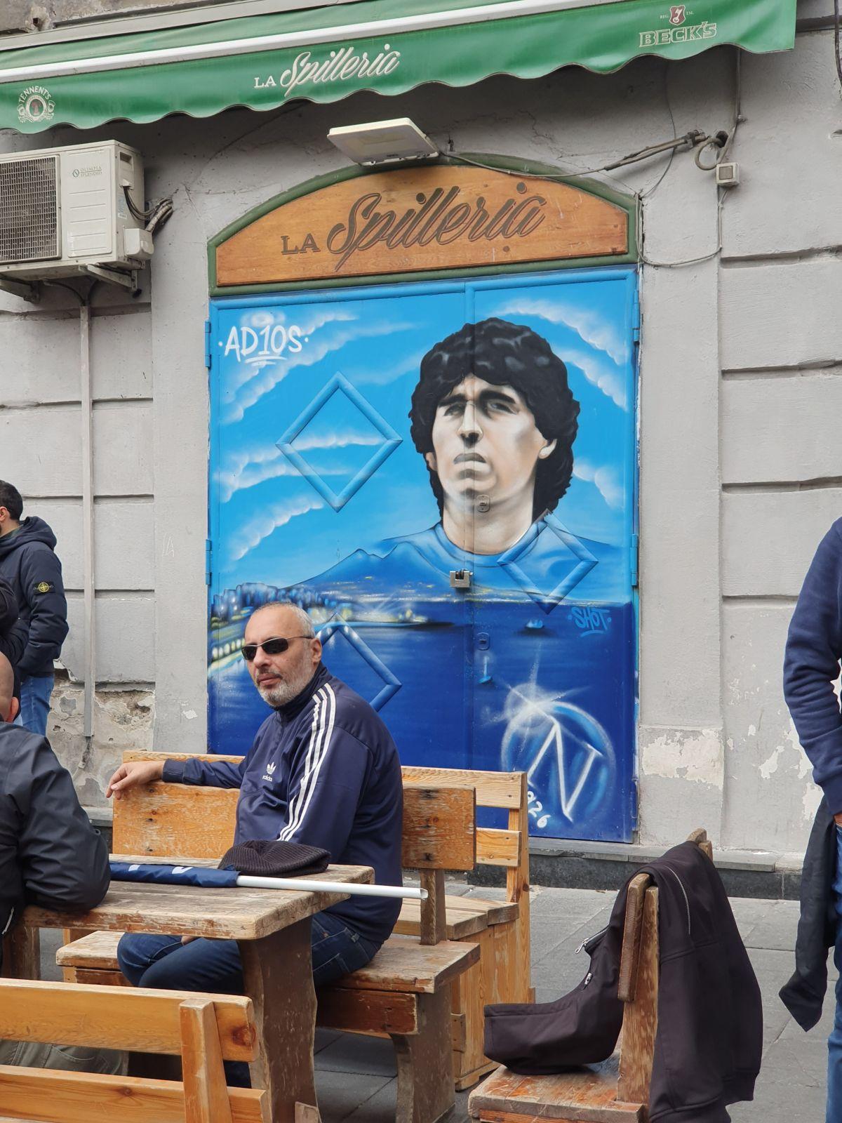 „Pelerinaj” în Napoli » Oamenii pentru care Maradona este Dumnezeu și care te învață că „Cel care iubește nu uită”