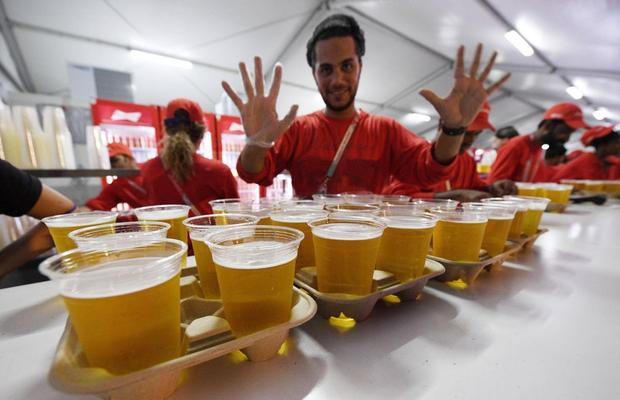CM 2022. În Doha nu bea alcool doar cine nu vrea sau n-are bani! Locațiile în care fanii găsesc bere, vin și șampanie și cât costă fiecare