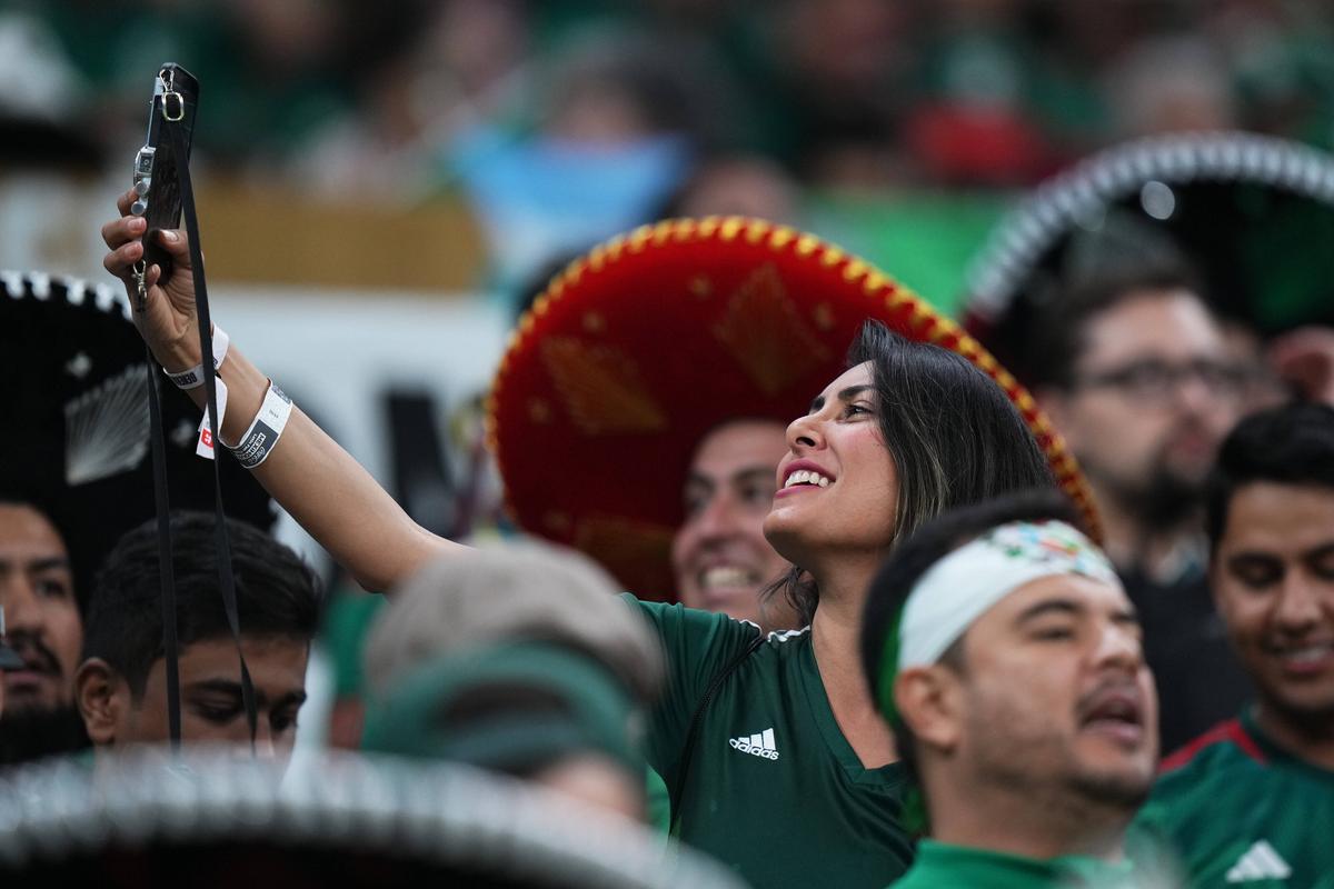 Mexicanii, cu lacrimi în ochi la intonarea imnului
