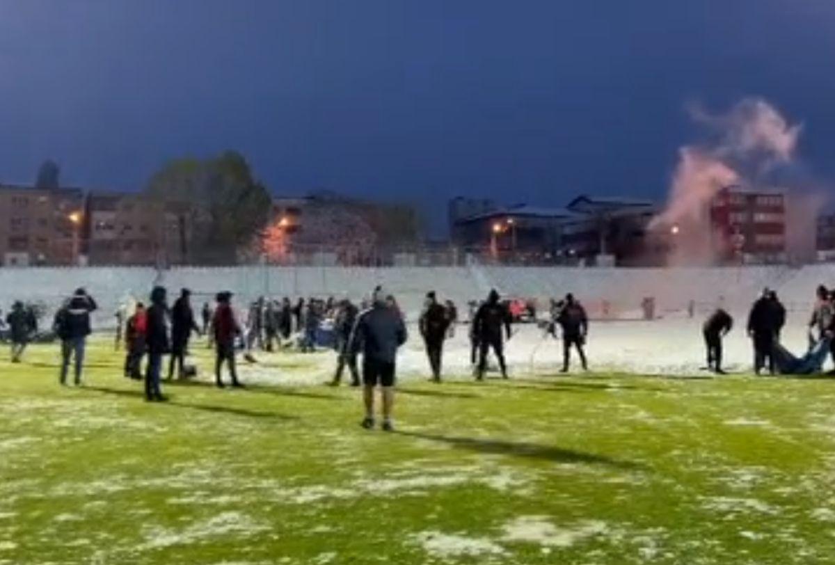 Dorinel Munteanu a pus mâna pe lopată și a dat zăpada înainte de Oțelul - Universitatea Craiova