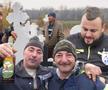 Vânătorul Rățoaia joacă cu mici și pastramă pe marginea terenului! „Uite-l și p-ăsta! Cu cerbul carpatin ne distrăm la maximum”