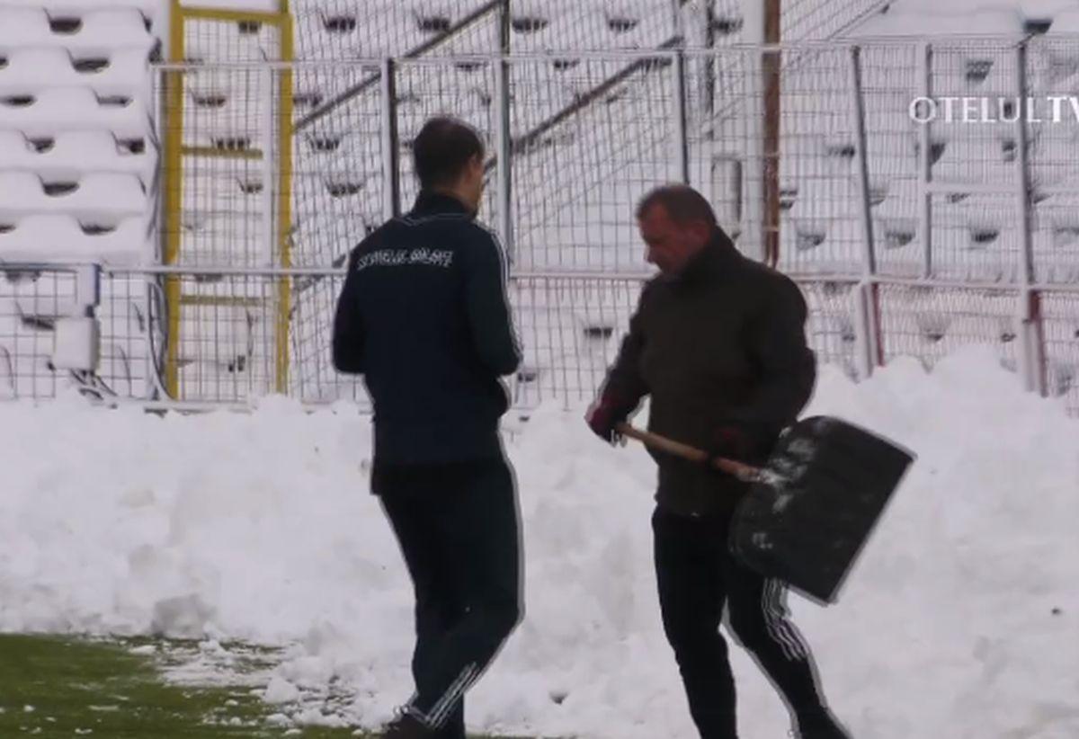 Dorinel Munteanu a pus mâna pe lopată și a dat zăpada înainte de Oțelul - Universitatea Craiova