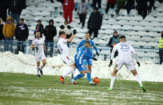 Mitriță a topit Oțelul » Hattrick pornit după un gol din ofsaid pentru vedeta Universității Craiova, în meciul întârziat de zăpadă