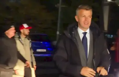 Tensiuni la Arena Națională » Burcă, luat în colimator: „Groparule! Ne-ai îmbolnăvit!”. Reacția antrenorului