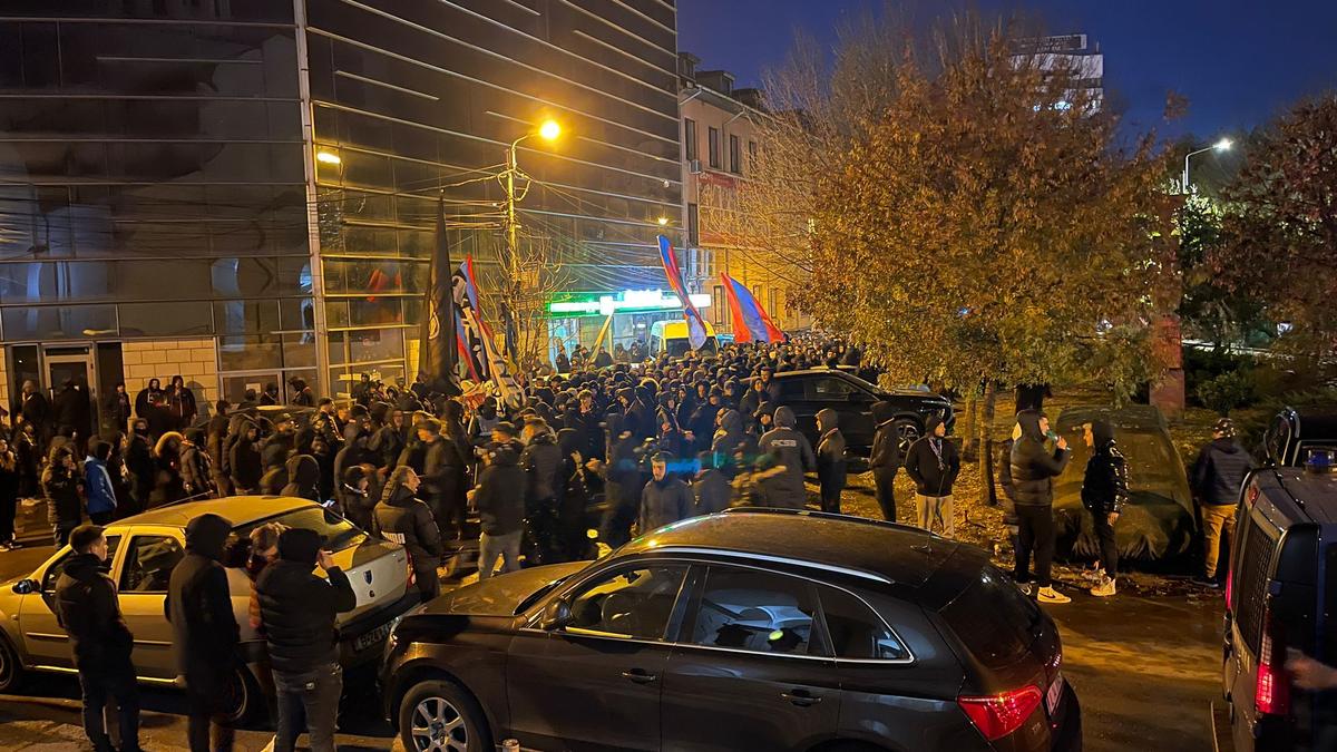 Tensiuni la Arena Națională » Burcă, luat în colimator: „Groparule! Ne-ai îmbolnăvit!”. Reacția antrenorului