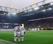 Moment INCREDIBIL pe stadionul Borussiei Dortmund » O echipă de renume din România, sărbătorită de nemți: torțe, fum și un mesaj imens
