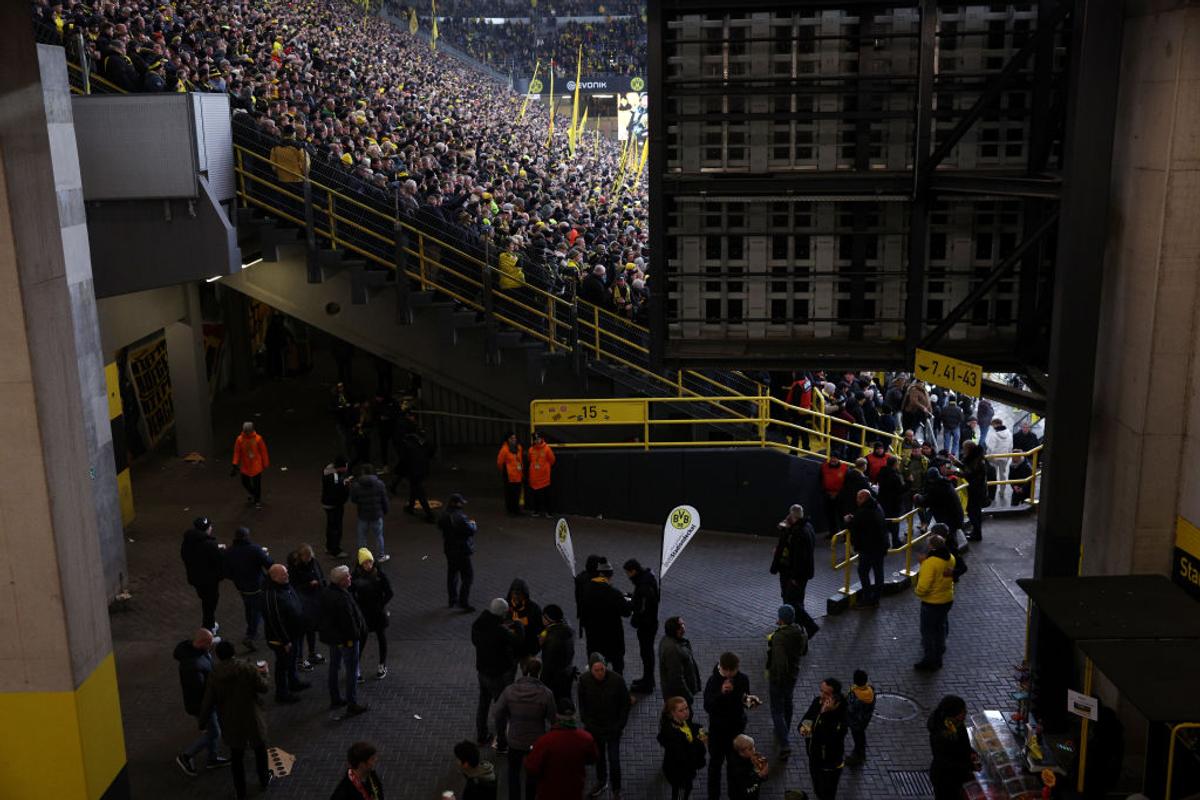 Ultrașii lui Poli Timișoara, prezenți la Dortmund - Monchengladbach