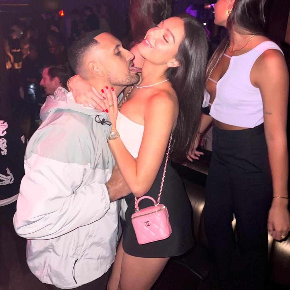 Nick Kyrgios, bad boy și în afara terenului! Imaginile care i-au scandalizat pe fanii tenisului: ce făcea cu iubita lui la Australian Open