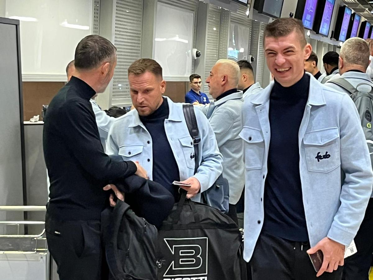 Prezență-surpriză la FCSB » Campioana a plecat la Belgrad pentru meciul cu Steaua Roșie + cele 5 nume care nu au prins avionul