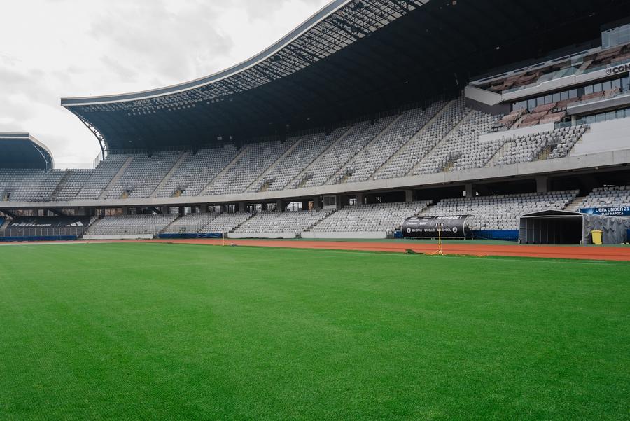 Gazon Luna transformă suprafața de joc de pe Cluj Arena cu un gazon hibrid de ultimă generație