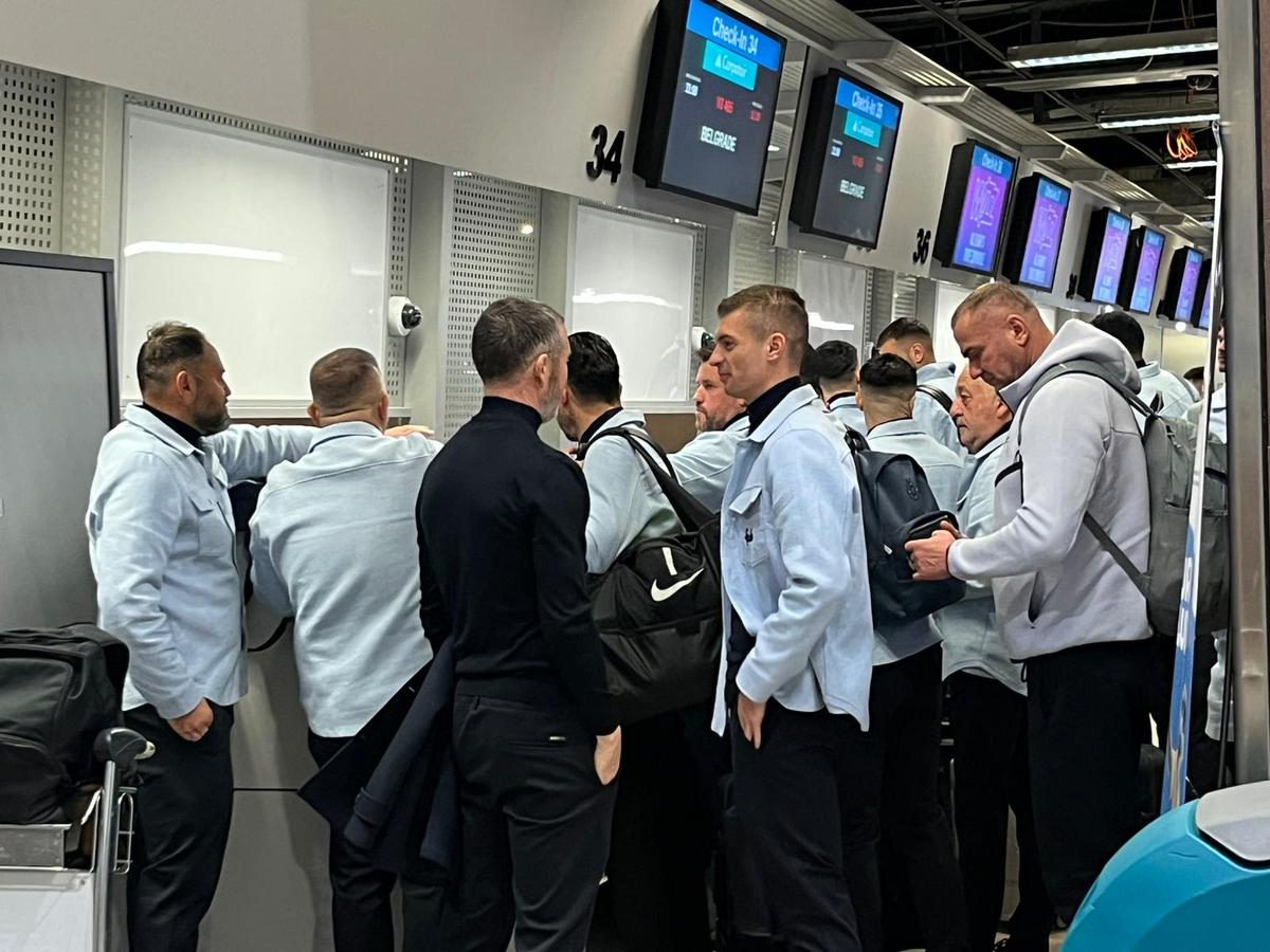 Prezență-surpriză la FCSB » Campioana a plecat la Belgrad pentru meciul cu Steaua Roșie + cele 5 nume care nu au prins avionul