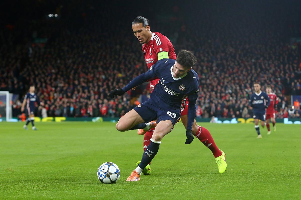 Cu Dennis Man pe teren 89 de minute, PSV a obținut victoria SEZONULUI! Liverpool, UMILITĂ pe Anfield în Liga Campionilor