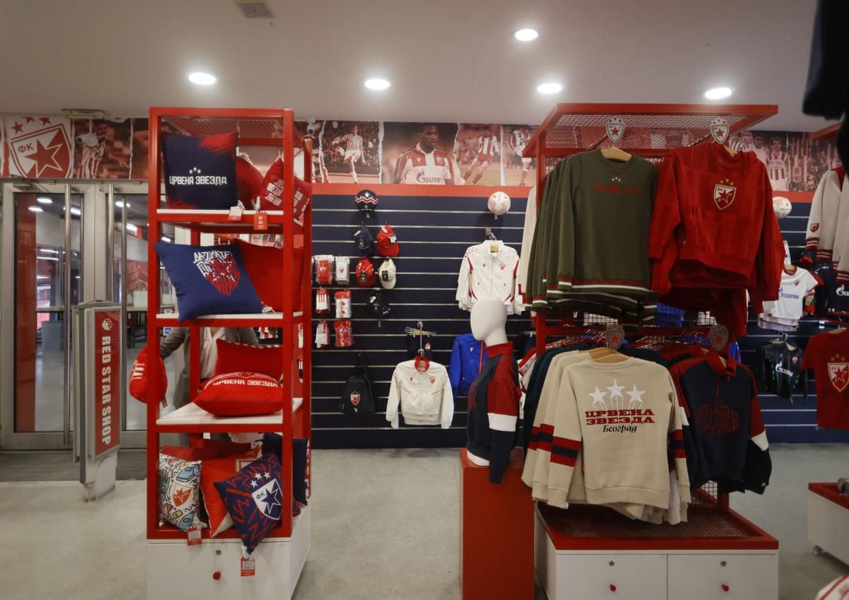 Imagini de la muzeul celor de la Steaua Roșie Belgrad