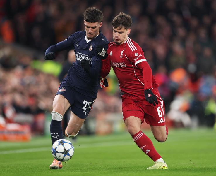 Liverpool - PSV, cu Dennis Man titular, în Liga Campionilor // FOTO: Getty Images