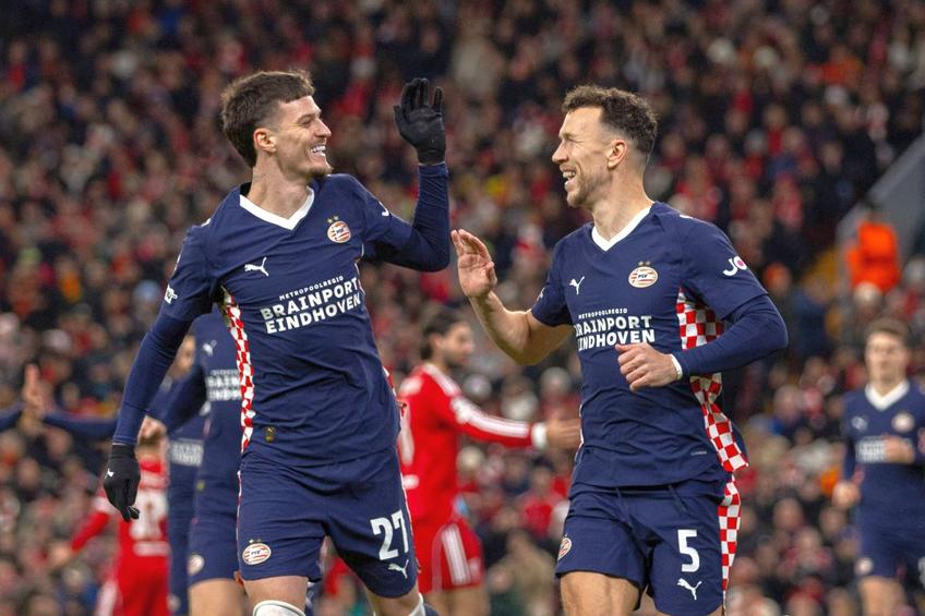 Dennis Man, în Liverpool - PSV // foto: Imago Images