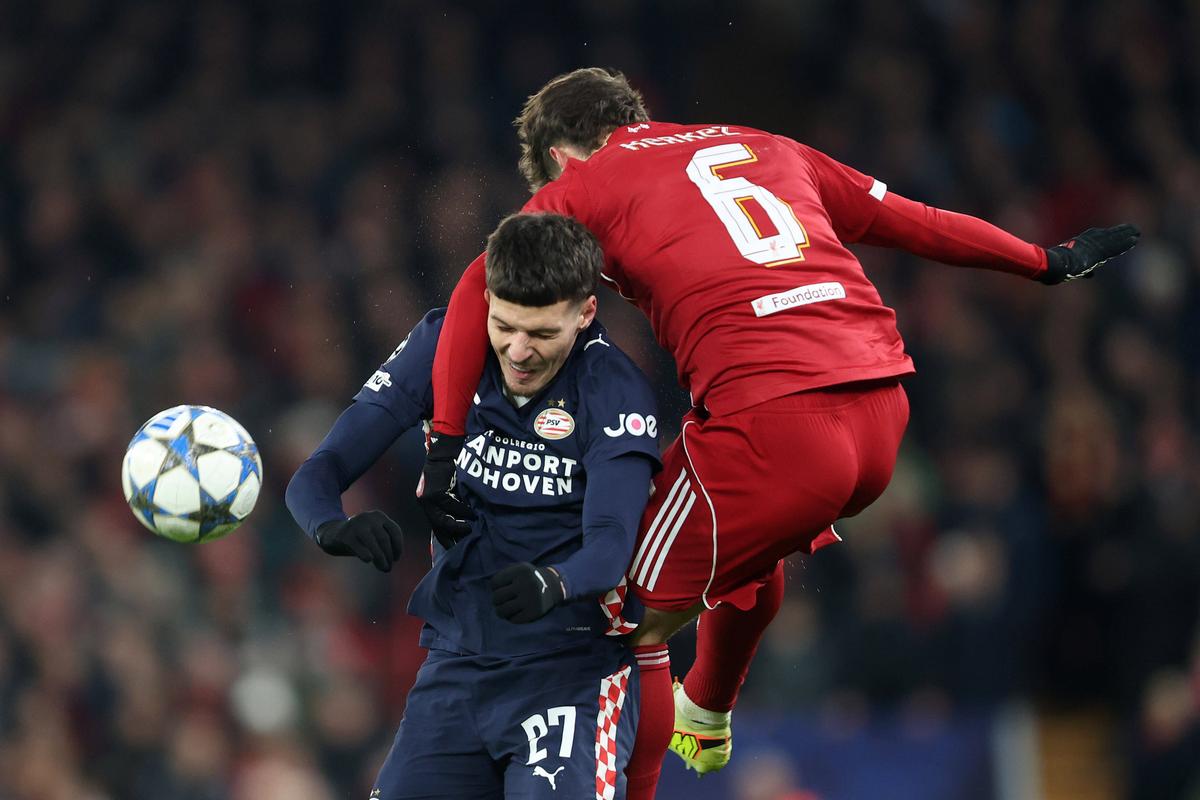 Liverpool - PSV, cu Dennis Man titular, în Liga Campionilor