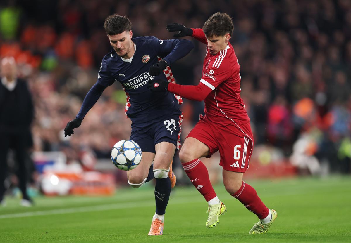 Liverpool - PSV, cu Dennis Man titular, în Liga Campionilor