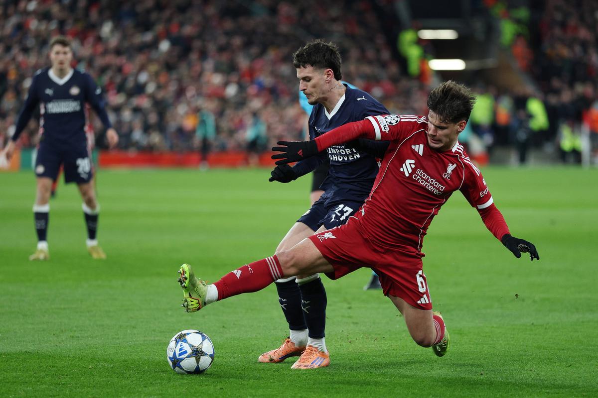 Cu Dennis Man pe teren 89 de minute, PSV a obținut victoria SEZONULUI! Liverpool, UMILITĂ pe Anfield în Liga Campionilor